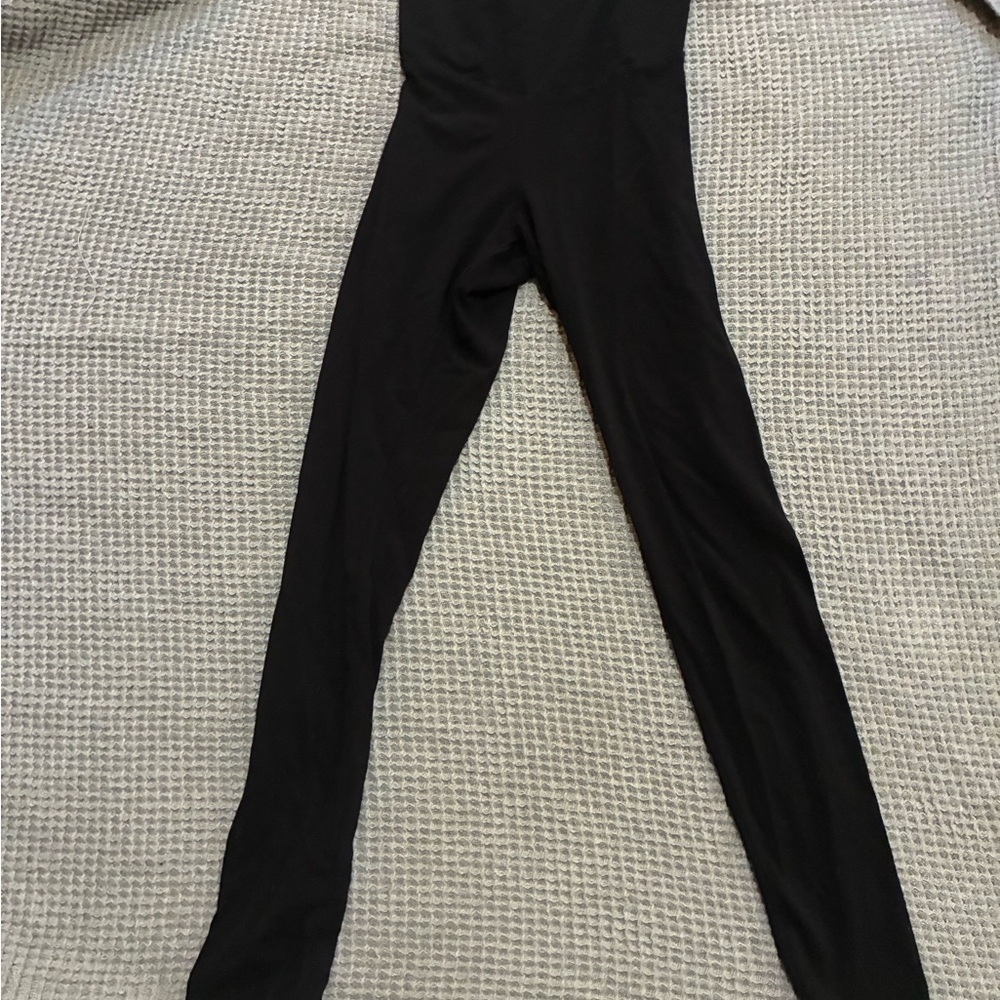 Motherhood Black Leggings Sleek Form-Fitting Design